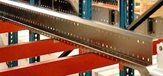 Dėl bėgelių 3D Shuttle vežimėlis gali judėti tarpueiliais ir kanalais