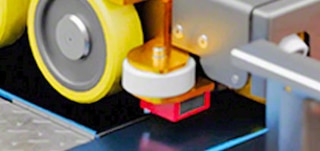 3D Shuttle vežimėlyje sumontuoti 6 kreipiamieji kanalų ratukai