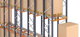 Iš rėmų ir sijų suformuoti automatinės Pallet shuttle sandėliavimo sistemos stelažai
