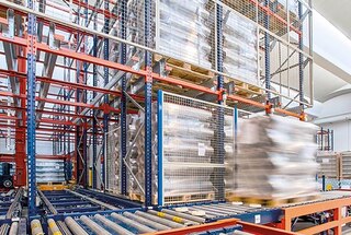 Automatinė Pallet shuttle sistema, naudojama kaip trumpalaikio sandėliavimo talpykla