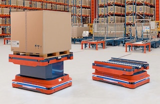 „Mecalux“ padėklų AMR yra įvairių aukščių, pritaikytų prie klientų poreikių