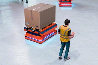 AMR gali aptikti kliūtis ir pakoreguodami savo maršrutus jų išvengti