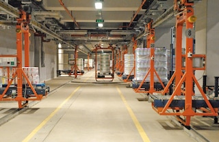 Sukūrus trumpesnius kelius paspartinamas vežimėlių judėjimas trasa