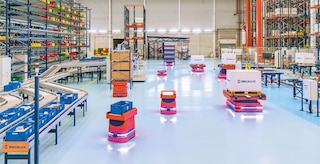 Mokymusi pagrįstų modelių privalumas yra tas, kad jie laikui bėgant prisitaiko