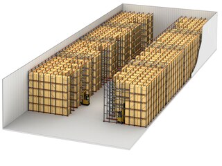 Įvažiuojamojoje sistemoje padėklai sandėliuojami ir paimami iš tos pačios stelažų pusės