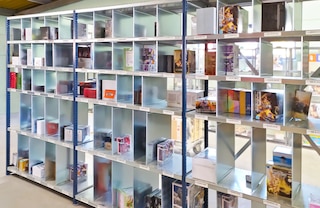 Lentyninių stelažų lengviems kroviniams (M3) sistemos puikiai tinka naudoti elektroninės prekybos sandėliuose