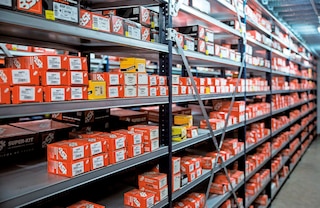 Kryžminių sutvirtinimų rinkinys padidina M3 lengvųjų pramoninių lentynų išilginį tvirtumą