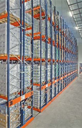 Mobilūs paletiniai stelažai gali būti labai aukšti