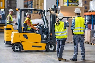 Saugos kursai padeda išvengti rizikos, susijusios su sandėliavimo sistemų eksploatavimu ir priežiūra