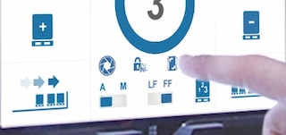 Darbinio tarpueilio pakeitimo funkcija suteikia galimybę pasirinkti stelažo pusę, kurioje norite dirbti