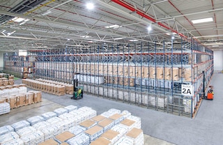 „Pallet Shuttle“ yra didelio tankio sandėliavimo sistema, kuri leidžia maksimaliai išnaudoti turimą plotą