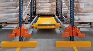 Pallet shuttle