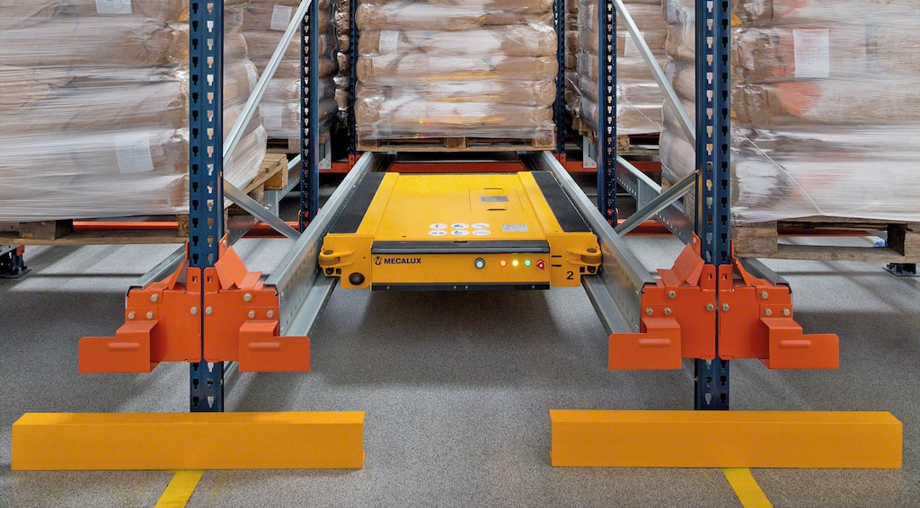 Pallet shuttle