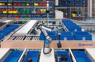 Komplektavimo robotas maksimaliai efektyviai komplektuoja užsakymus