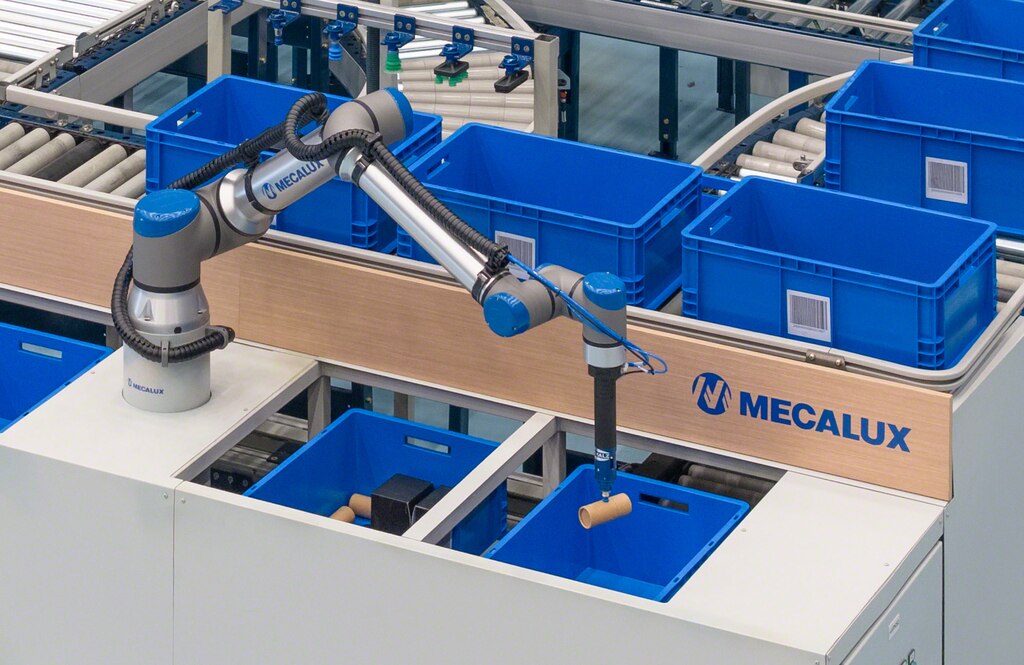 „Mecalux“ produktų komplektavimo robotas visiškai automatizuoja užsakymų komplektavimo procesą