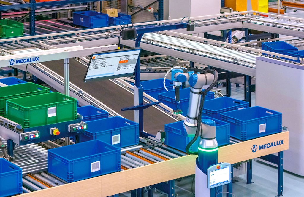 „Mecalux“ produktų komplektavimo robotas visiškai automatizuoja užsakymų komplektavimo procesą