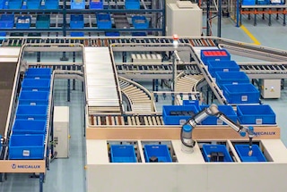 Produktų komplektavimo robotai prisitaiko prie daugelio elektroninės prekybos įmonių poreikių