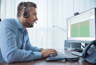 „Mecalux“ klientams teikia skubią techninę pagalbą per savo skambučių centrą