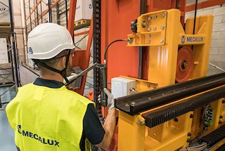 Nuolatiniai technikos specialistai atlieka automatizuotų sandėlių sistemų preventyviosios techninės priežiūros darbus